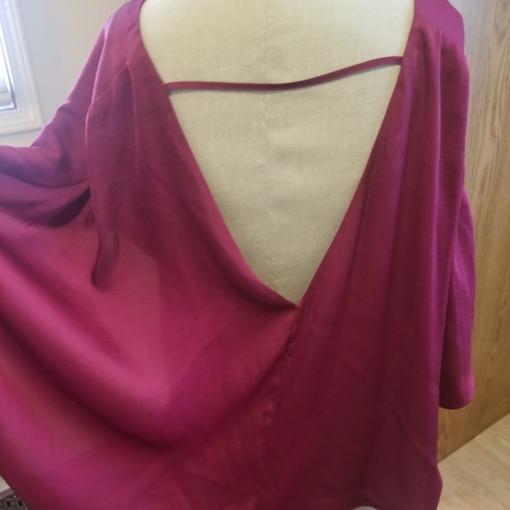 Lovers & Friends Raspberry Top - Picture 2 of 7
